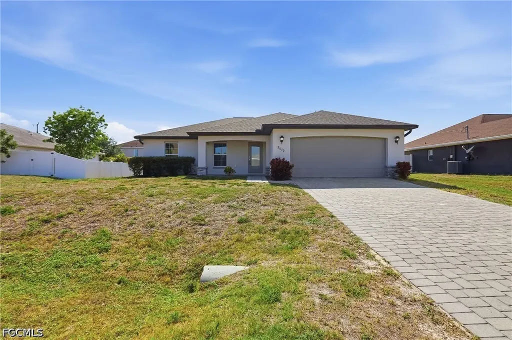 2812 NE 2nd Place Cape Coral FL 33909