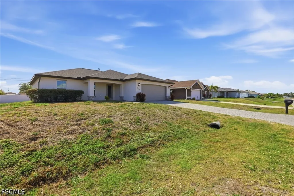 2812 NE 2nd Place Cape Coral FL 33909