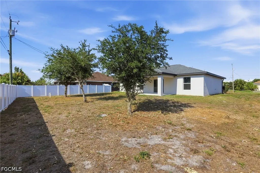 2812 NE 2nd Place Cape Coral FL 33909
