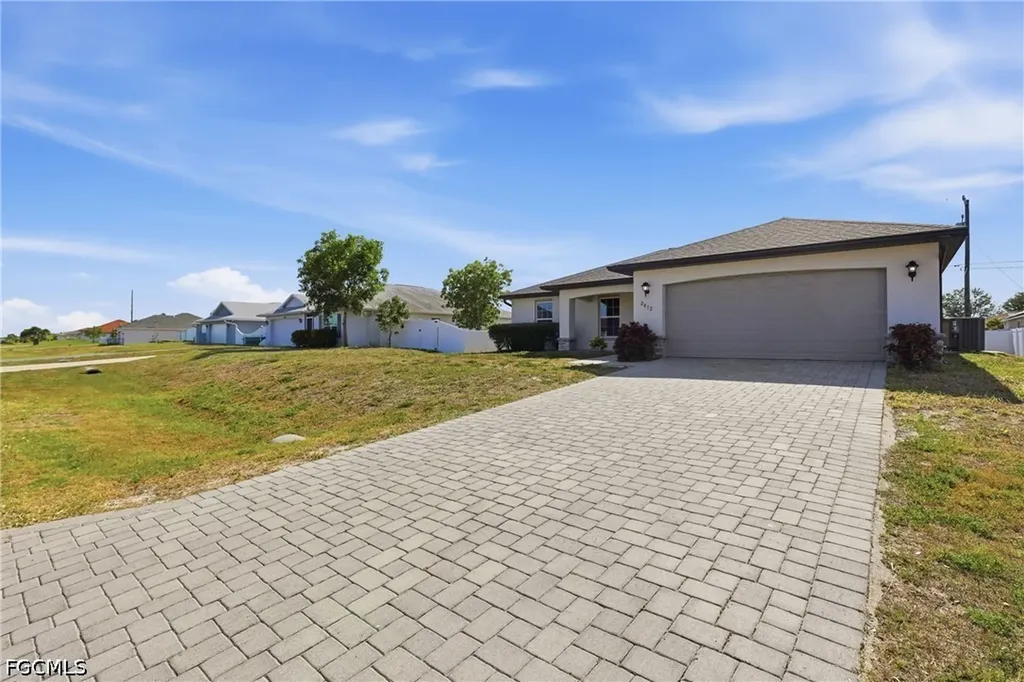 2812 NE 2nd Place Cape Coral FL 33909