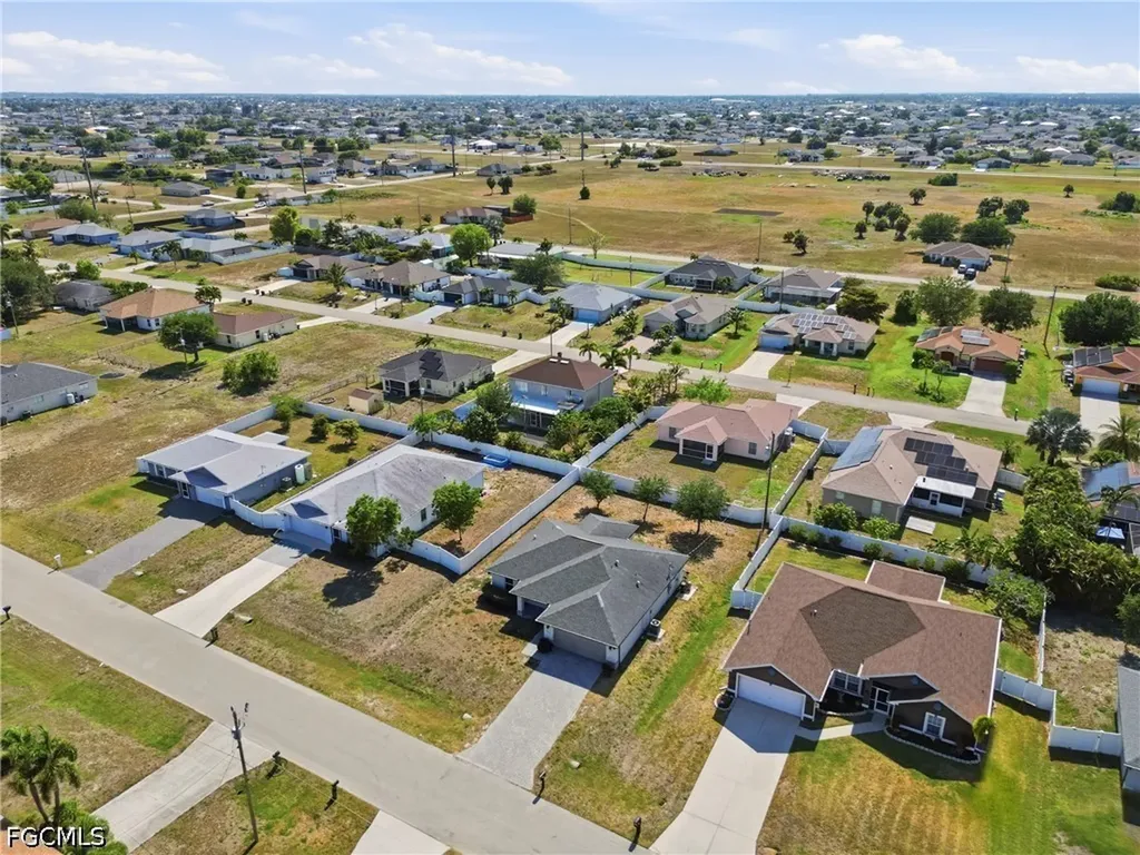 2812 NE 2nd Place Cape Coral FL 33909