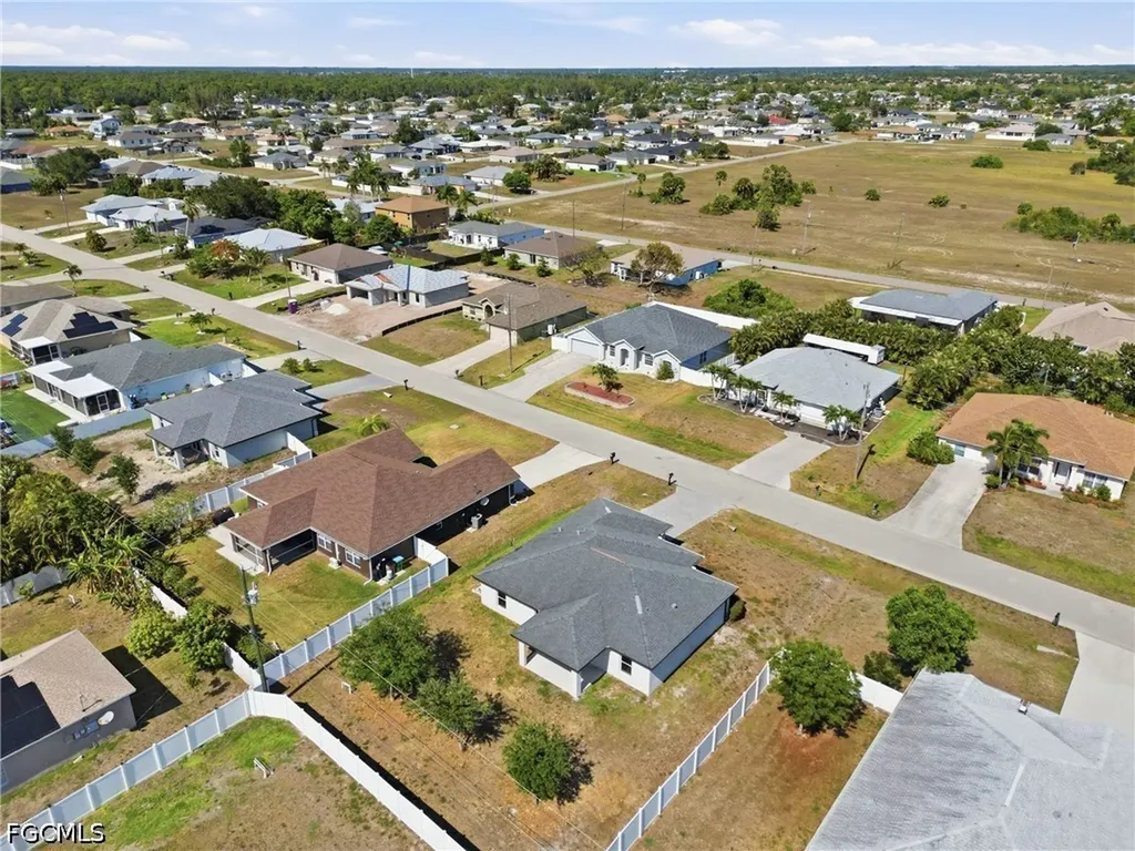 2812 NE 2nd Place Cape Coral FL 33909