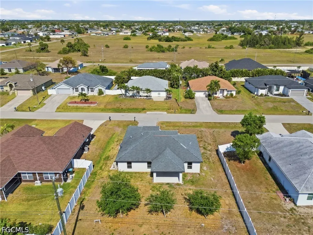 2812 NE 2nd Place Cape Coral FL 33909