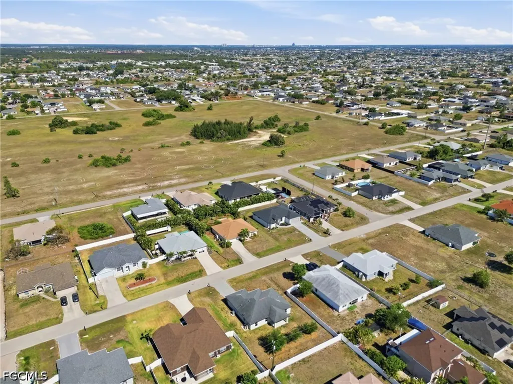 2812 NE 2nd Place Cape Coral FL 33909