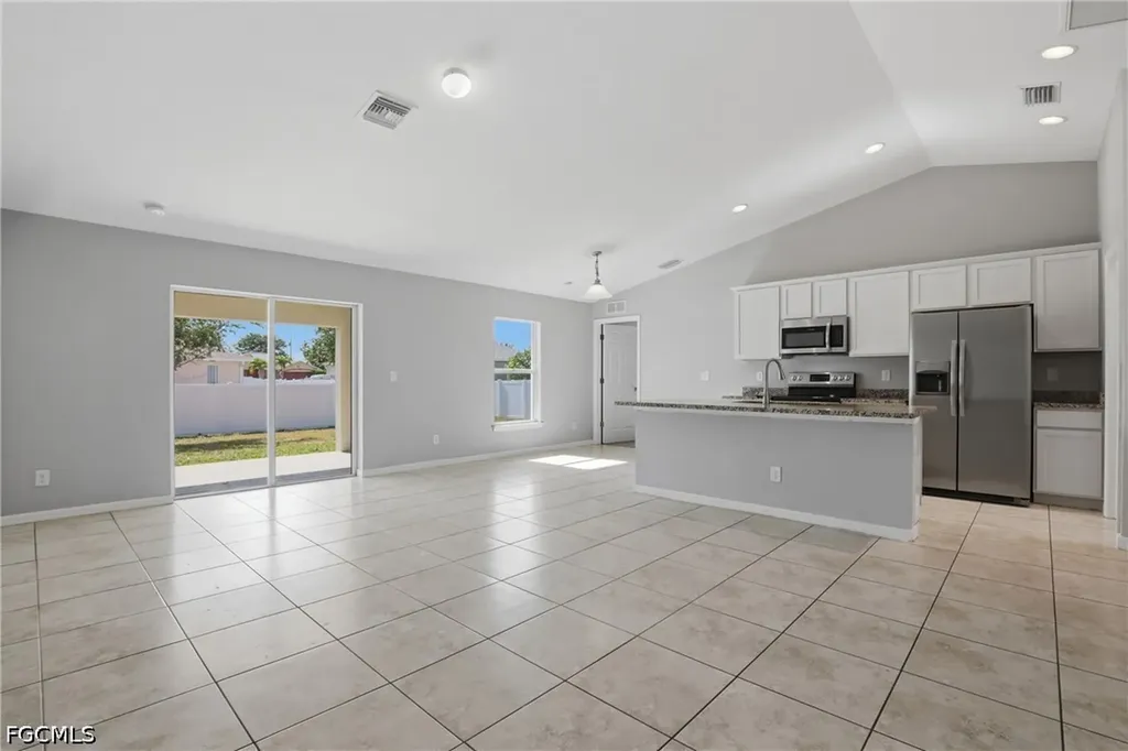 2812 NE 2nd Place Cape Coral FL 33909