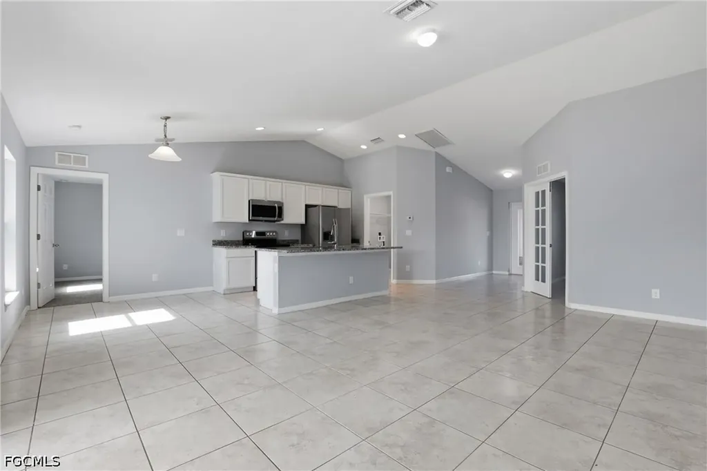 2812 NE 2nd Place Cape Coral FL 33909