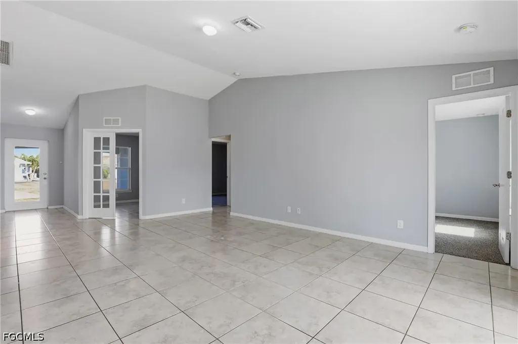 2812 NE 2nd Place Cape Coral FL 33909