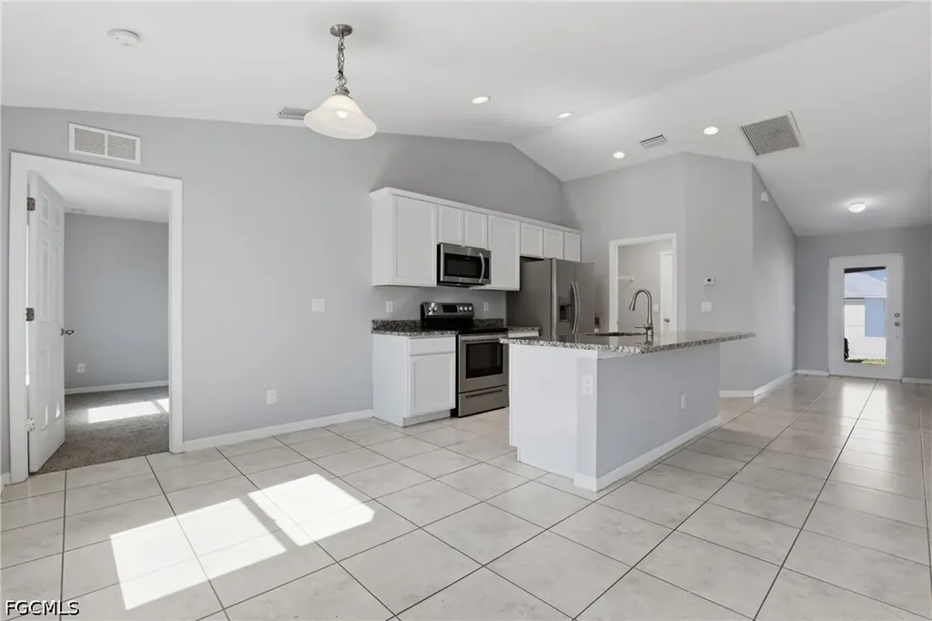 2812 NE 2nd Place Cape Coral FL 33909