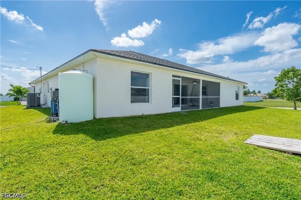 16 NW 18th Avenue Cape Coral FL 33993