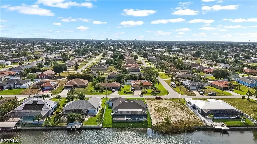 222 SE 2nd Avenue Cape Coral FL 33990
