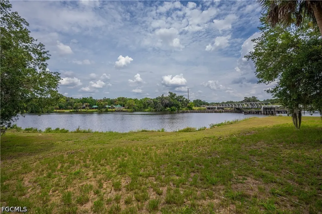 75 Ft Denaud Bridge Way Labelle FL 33935