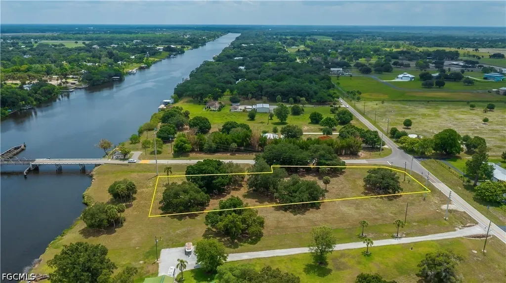75 Ft Denaud Bridge Way Labelle FL 33935