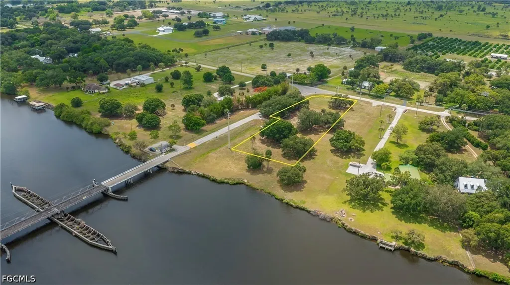 75 Ft Denaud Bridge Way Labelle FL 33935
