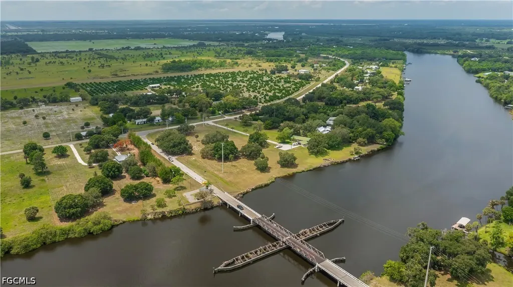 75 Ft Denaud Bridge Way Labelle FL 33935