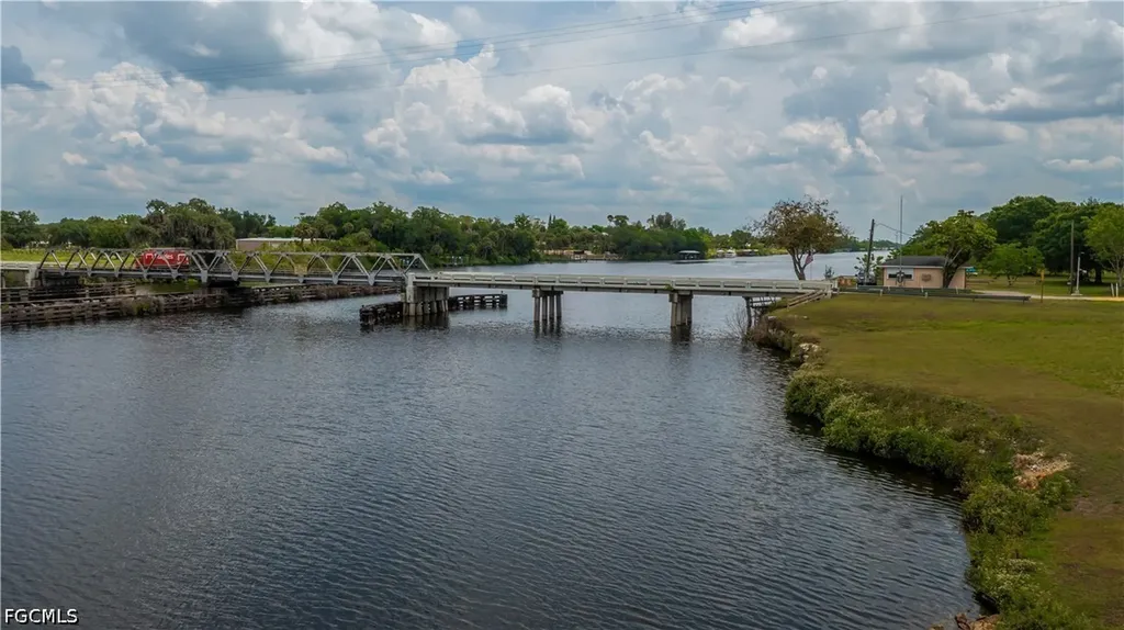 75 Ft Denaud Bridge Way Labelle FL 33935