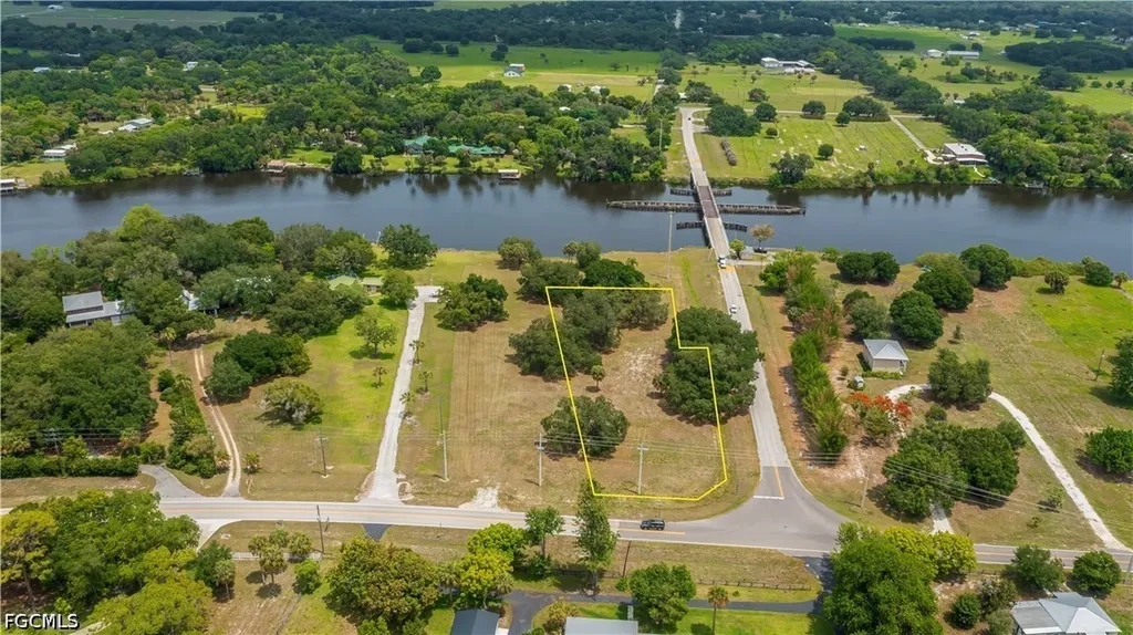 75 Ft Denaud Bridge Way Labelle FL 33935