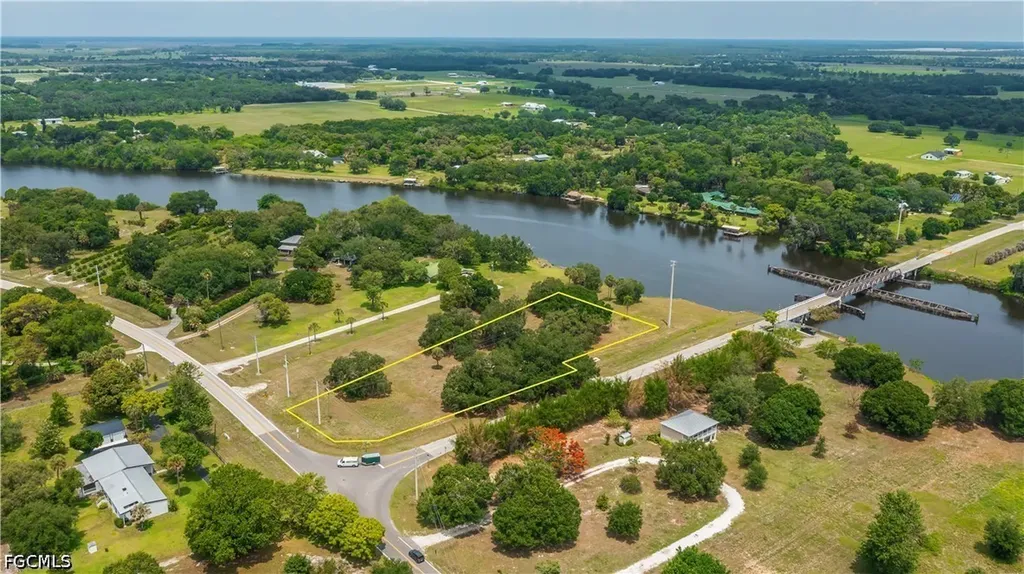 75 Ft Denaud Bridge Way Labelle FL 33935