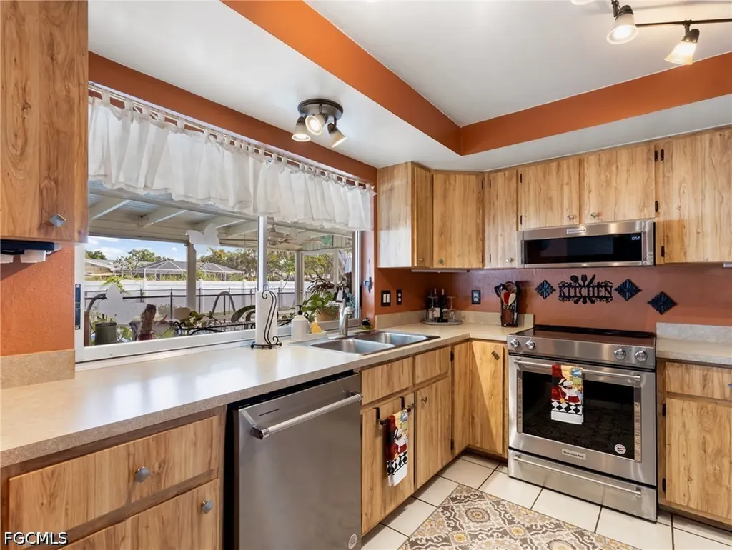 1685 N Hermitage Road Fort Myers FL 33919