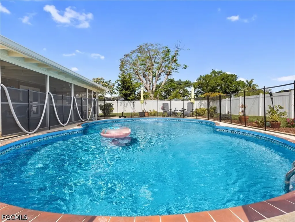 1685 N Hermitage Road Fort Myers FL 33919