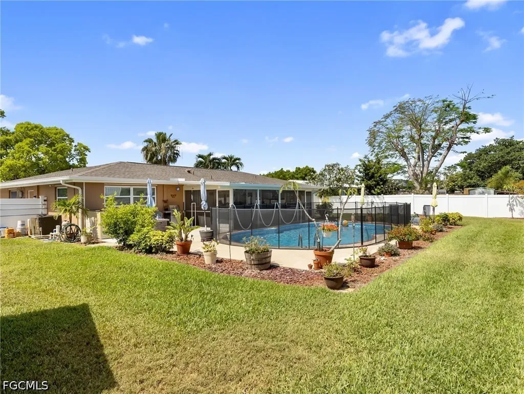 1685 N Hermitage Road Fort Myers FL 33919