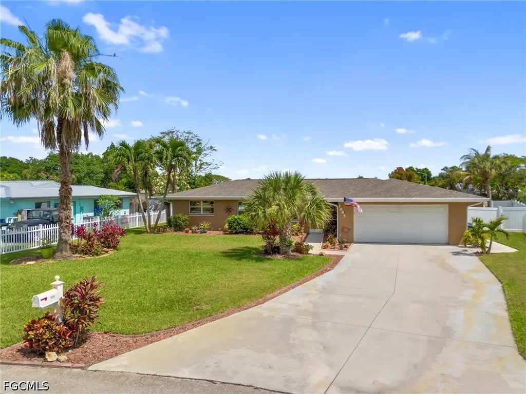 1685 N Hermitage Road Fort Myers FL 33919