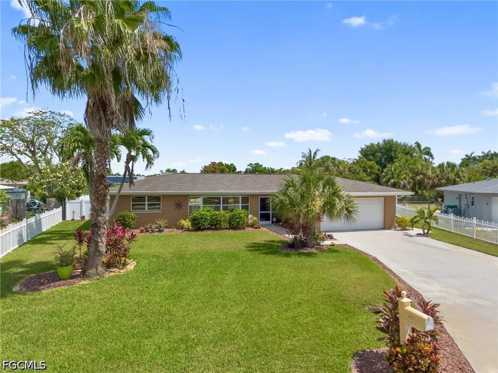 1685 N Hermitage Road Fort Myers FL 33919