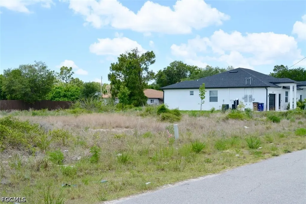 4507 27th Street SW Lehigh Acres FL 33973