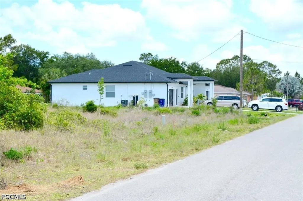 4507 27th Street SW Lehigh Acres FL 33973