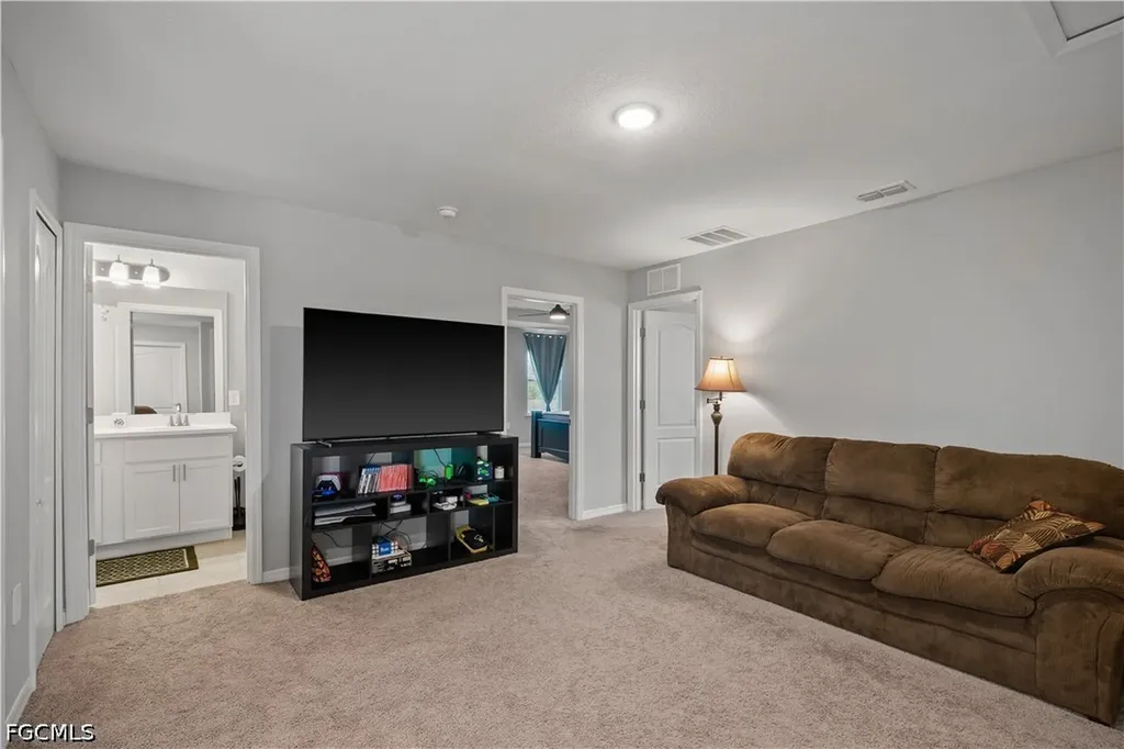 8944 Cascade Price Circle North Fort Myers FL 33917
