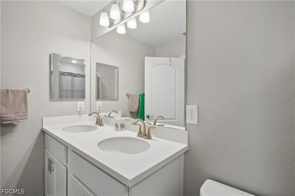 8944 Cascade Price Circle North Fort Myers FL 33917