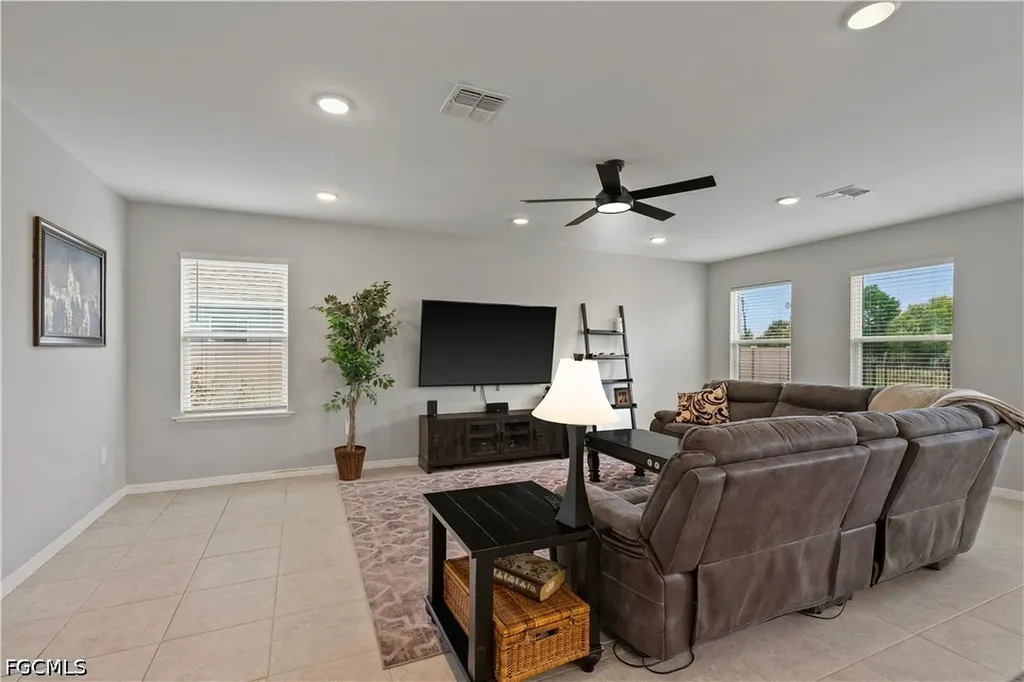 8944 Cascade Price Circle North Fort Myers FL 33917