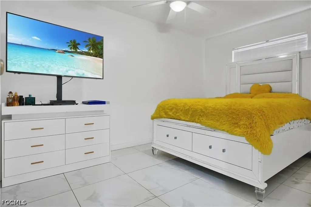 8641 NW 8th Street Pembroke Pines FL 33024