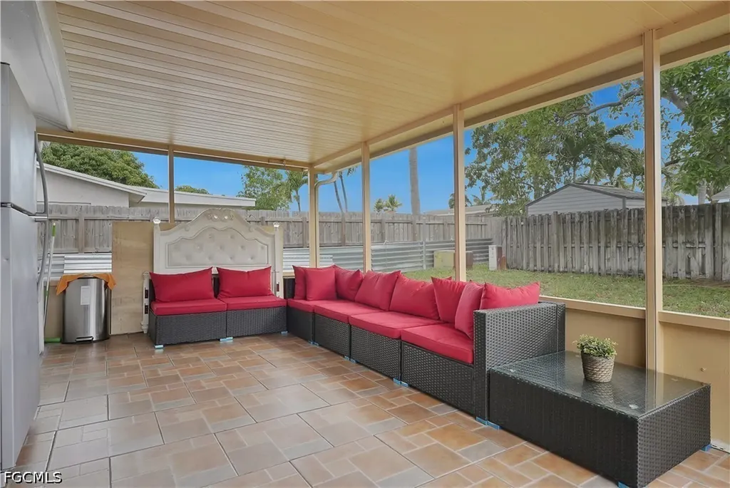 8641 NW 8th Street Pembroke Pines FL 33024