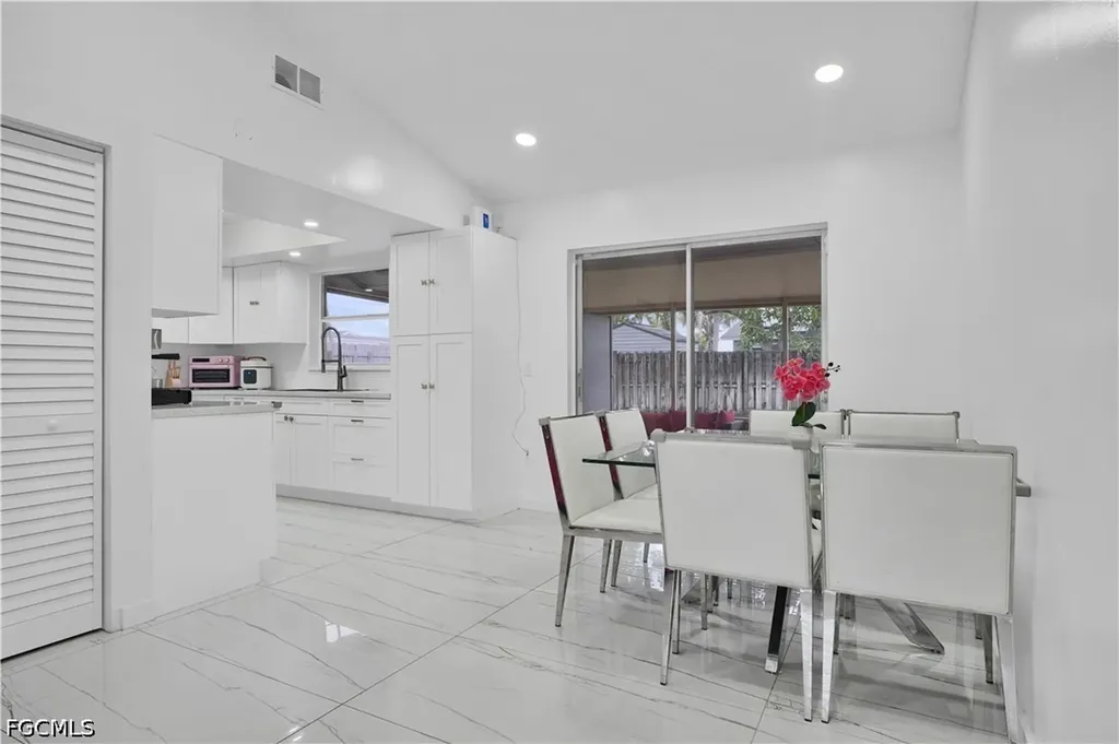 8641 NW 8th Street Pembroke Pines FL 33024