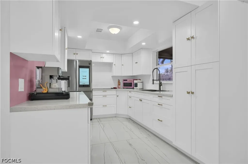 8641 NW 8th Street Pembroke Pines FL 33024