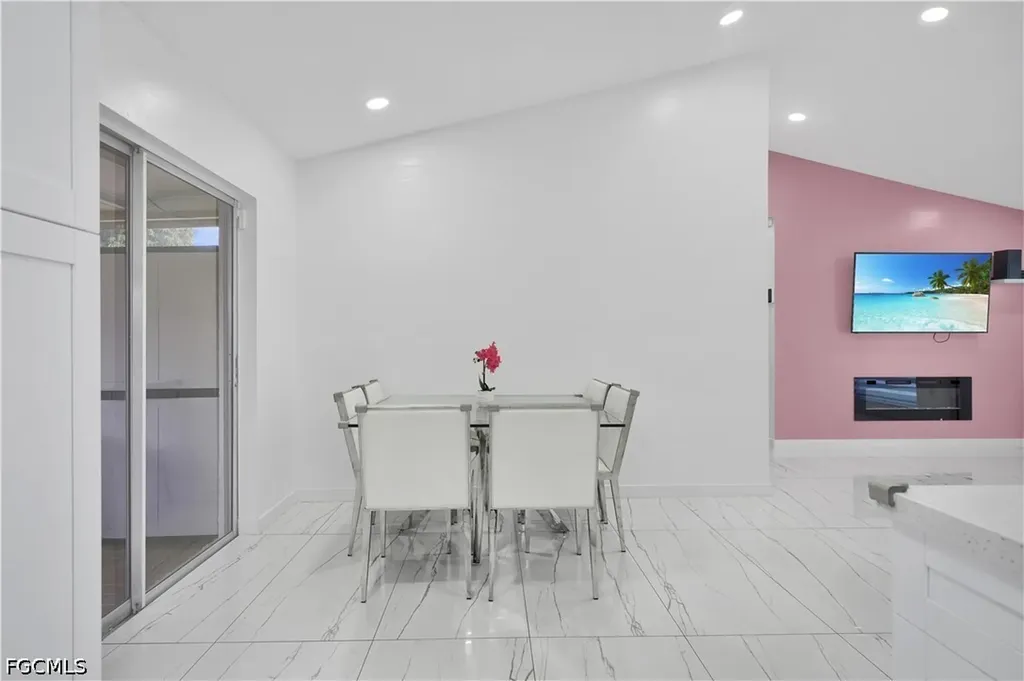 8641 NW 8th Street Pembroke Pines FL 33024
