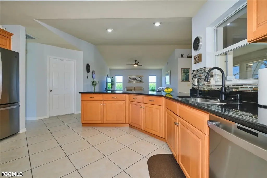 844 NE 6th Avenue Cape Coral FL 33909