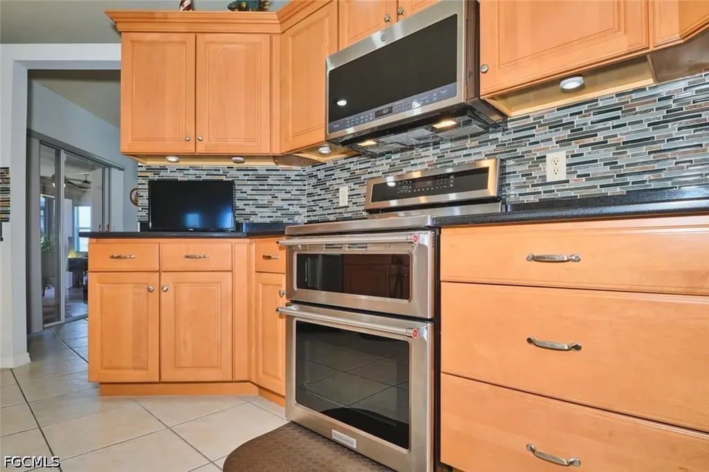 844 NE 6th Avenue Cape Coral FL 33909