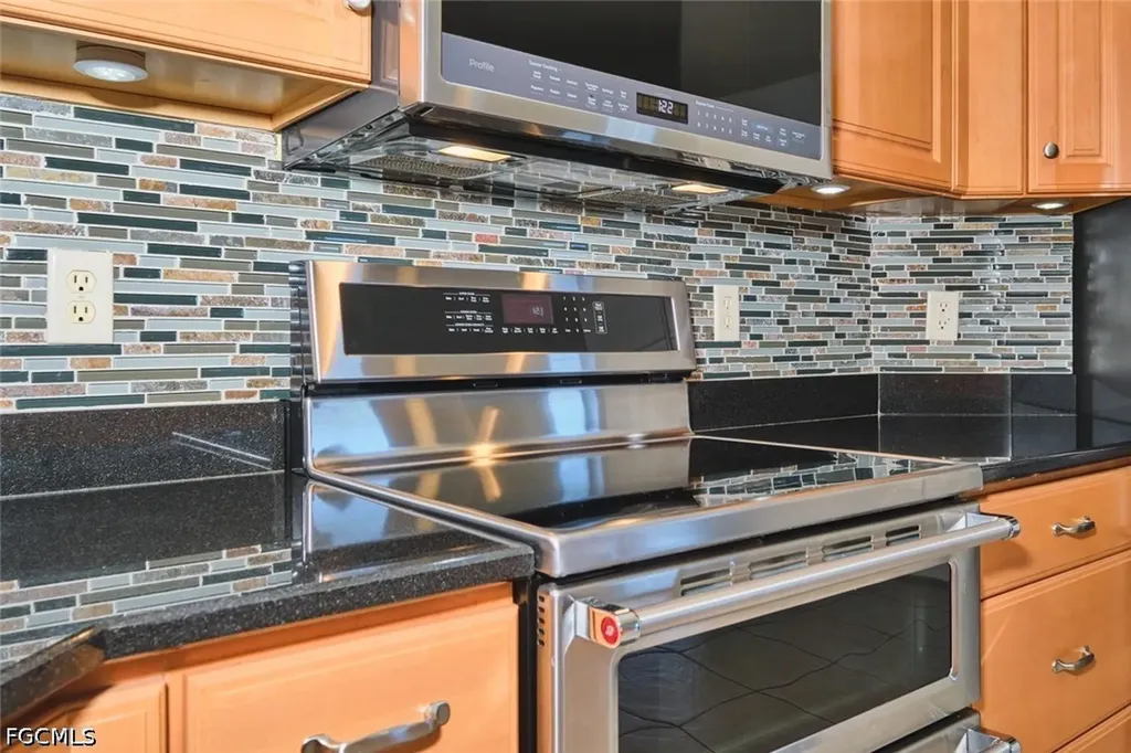 844 NE 6th Avenue Cape Coral FL 33909
