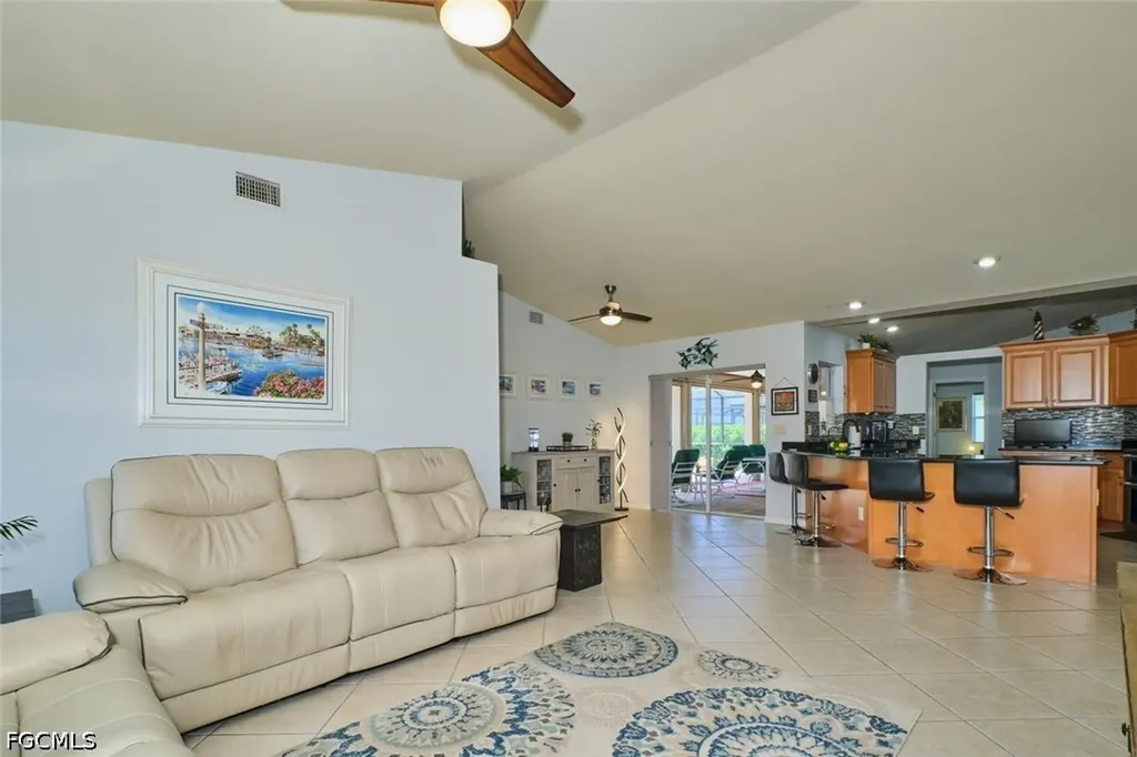 844 NE 6th Avenue Cape Coral FL 33909