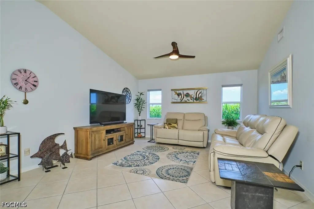844 NE 6th Avenue Cape Coral FL 33909