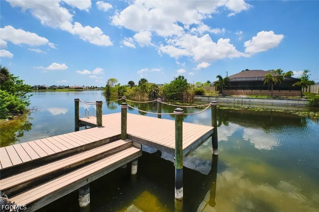 844 NE 6th Avenue Cape Coral FL 33909