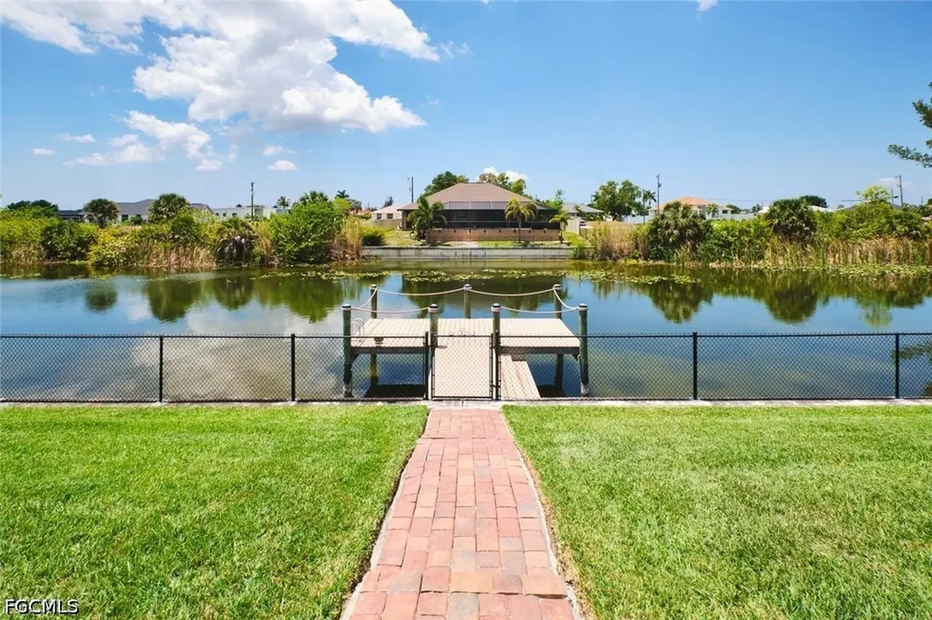 844 NE 6th Avenue Cape Coral FL 33909