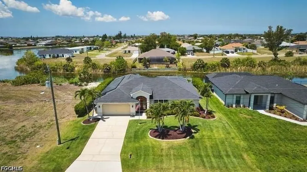844 NE 6th Avenue Cape Coral FL 33909