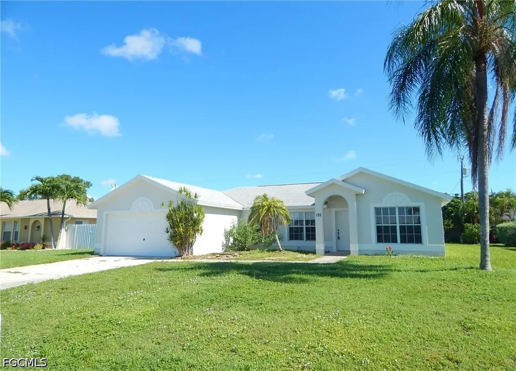 135 SE 29th Street Cape Coral FL 33904