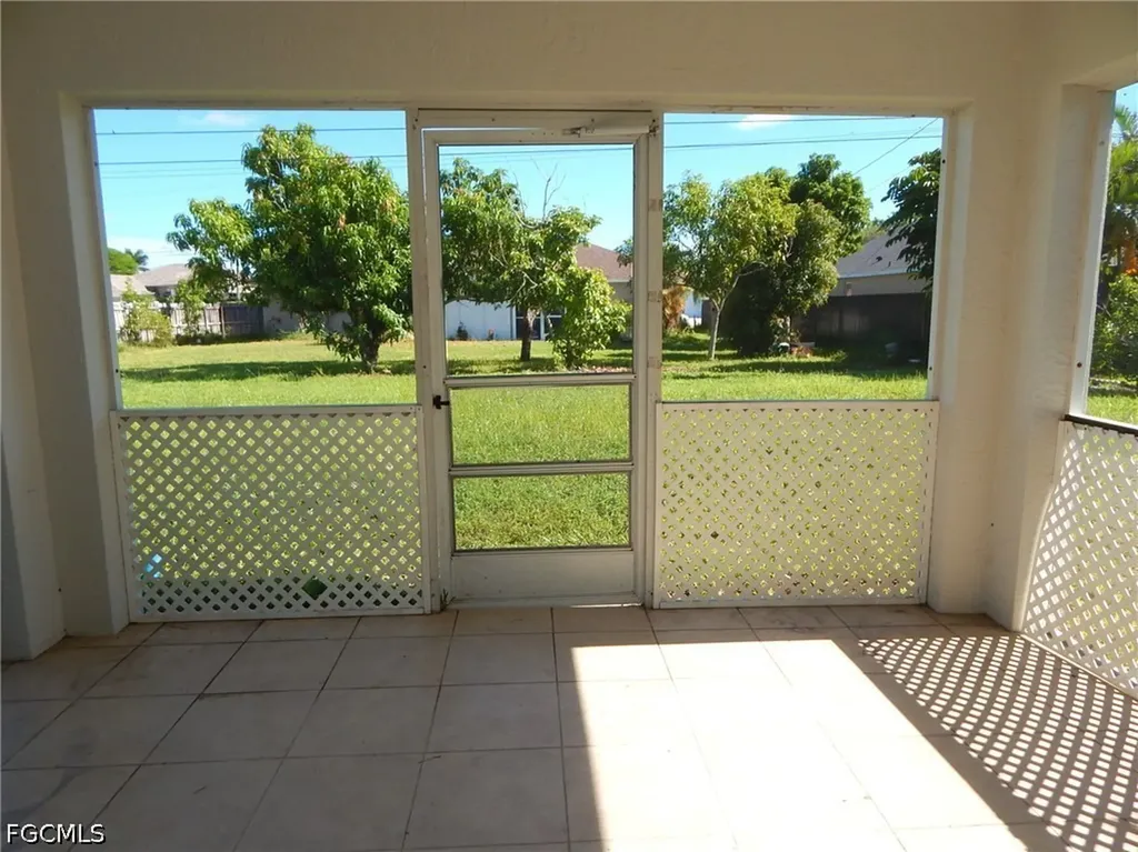 135 SE 29th Street Cape Coral FL 33904