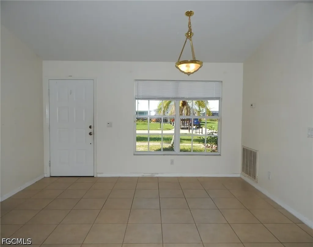 135 SE 29th Street Cape Coral FL 33904