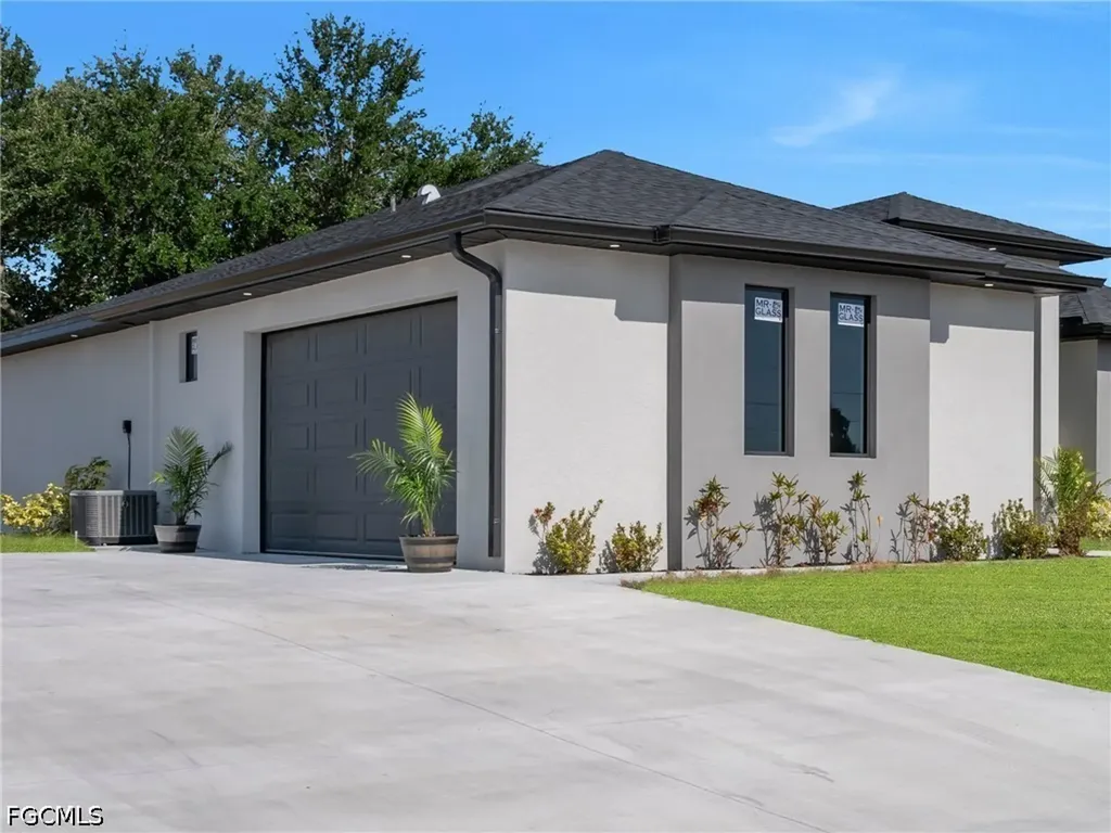 1201 NE 12th Place Cape Coral FL 33909