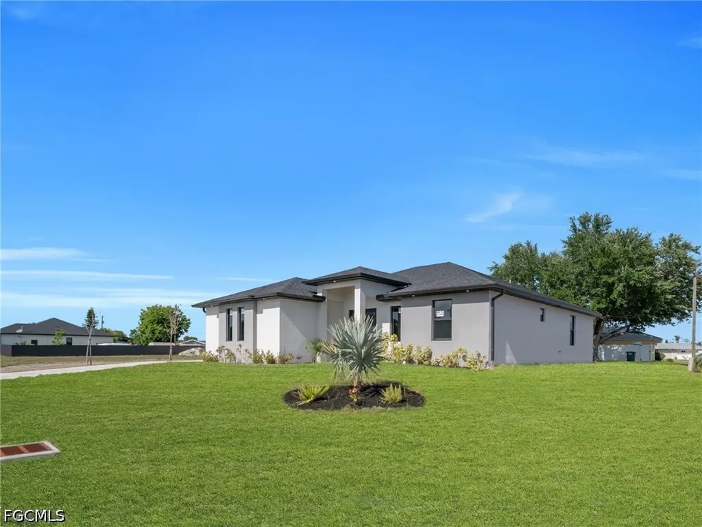 1201 NE 12th Place Cape Coral FL 33909