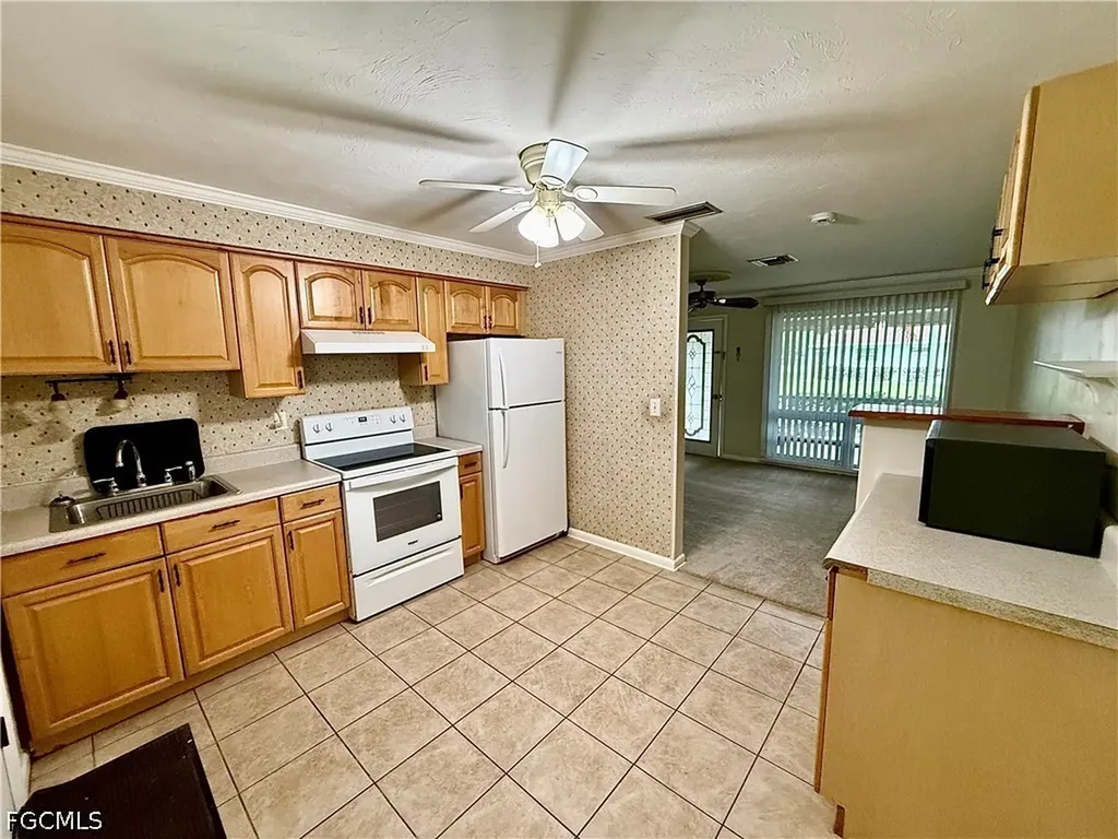 4937 Viceroy Court Cape Coral FL 33904